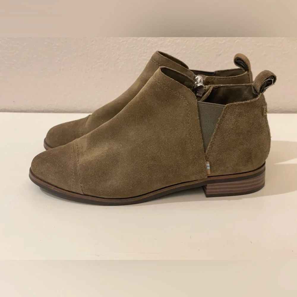 Tom’s Women’s Reese military‎ Olive Suede Boots Size 7.5